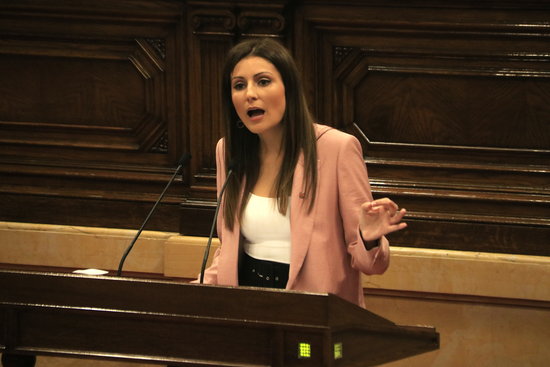 Cs' Lorena Roldán defending her party's proposed motion of no confidence against Catalan president Quim Torra (by Sílvia Jardí)